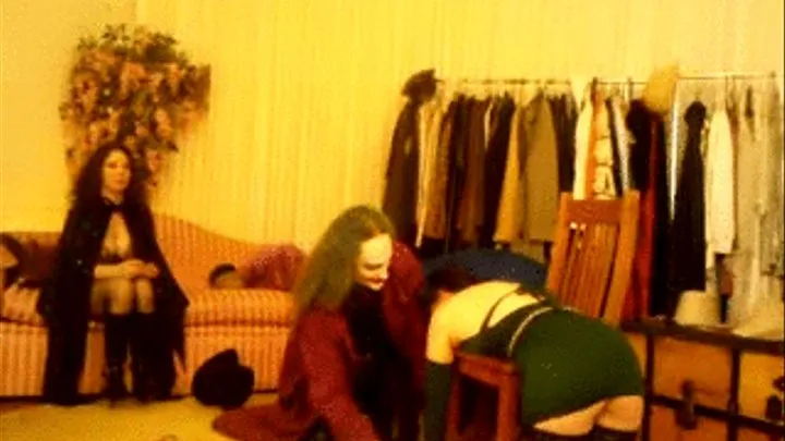Behind the Scenes: Joker Tying Up Poison Ivy & BatGurl