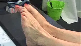 SWEET BARE TOES CLOSE UP