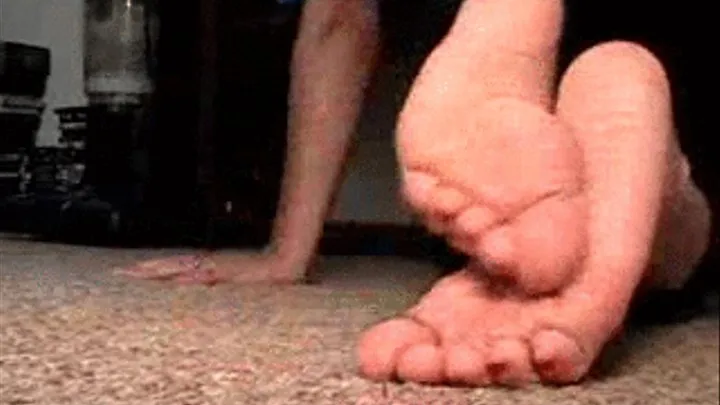 WIGGLING BARE FEET 3