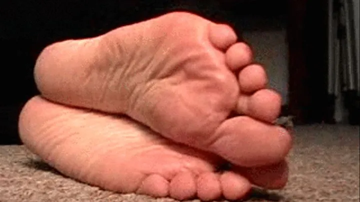 WIGGLING BARE FEET