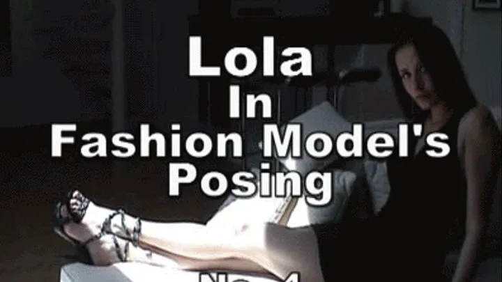 a-0394 Lola Fashion Models Posing No.4