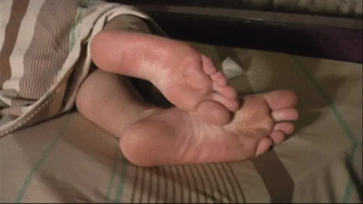 SOLES LONG TOES AND BIG FEET