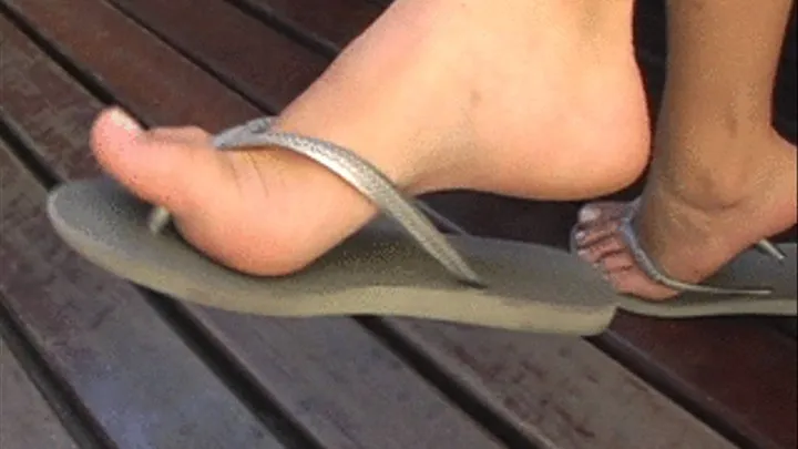 FLIP FLOP AND SOLES FOOT WORSHIP