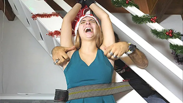 LISABETH'S TICKLISH UNDERARMS ARE A CHRISTMAS PRESENT