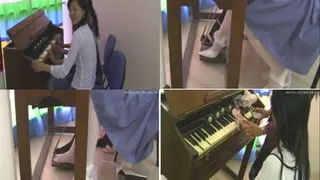 shelley & Jessica VS old organ 6