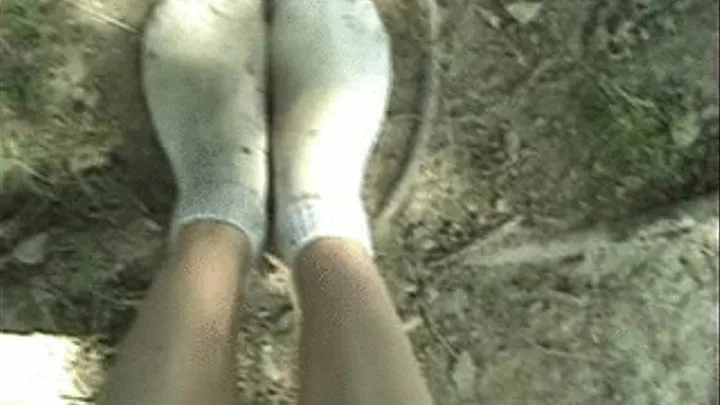 ANNA MUDDY FEET PLAY 4