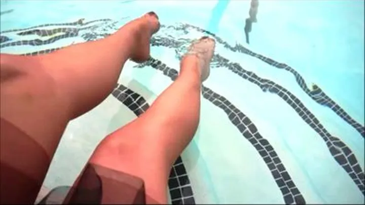 vintage nylons in pool fao