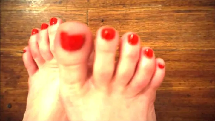 closeup toes fbt