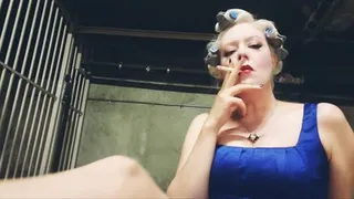 Pinup smoking in Curlers 7222019