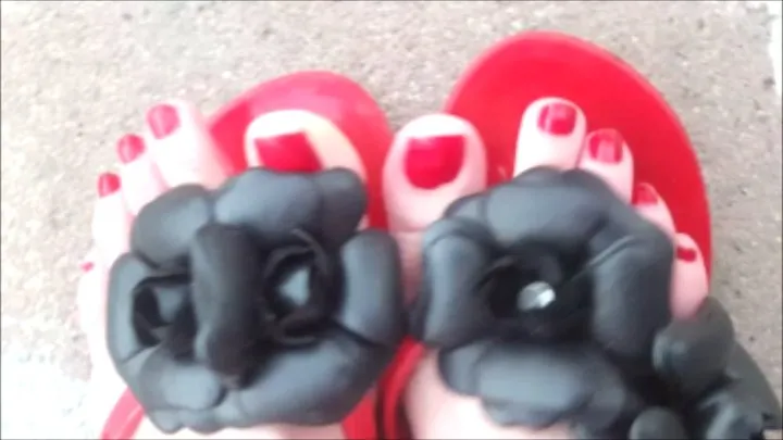 outside red toenails 001