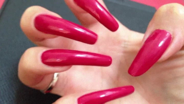 Pure love for long nails...