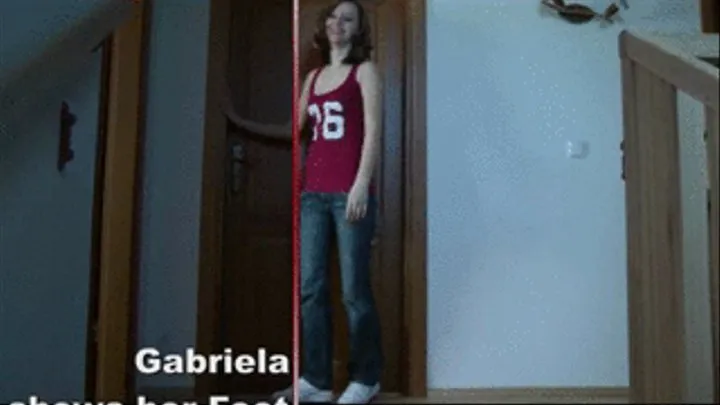 VISITORCLIP: Gabriela takes off her socks