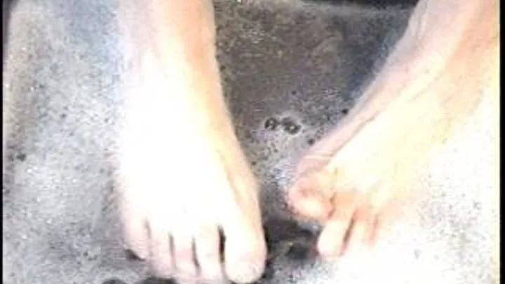 Tiny Bubbles Tinny Toes