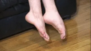 Delicious pointing bare feet (a)