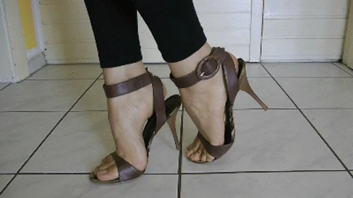 StilettoSandalsPosing