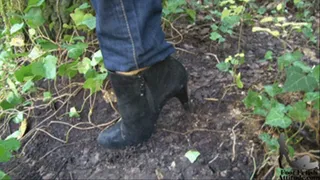 Muddy suede boots cleaning with Mistress Lydie