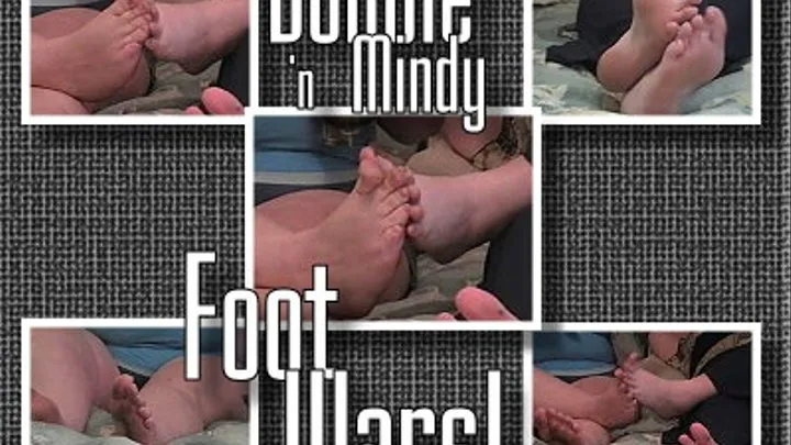 Bobbie n Mindy Foot Wars!