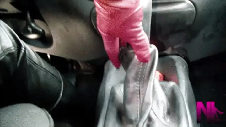 Driving in leather boots and handjob in purple gloves