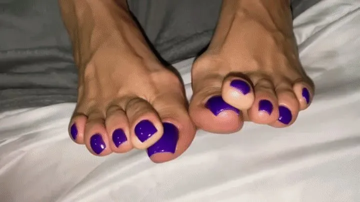 OVERLAPPED PURPLE TOES