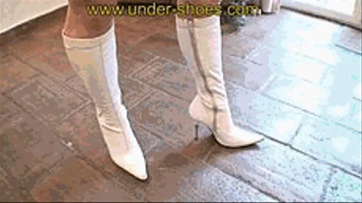 Miss Macha withe high heels boots (HOT VIDEO)