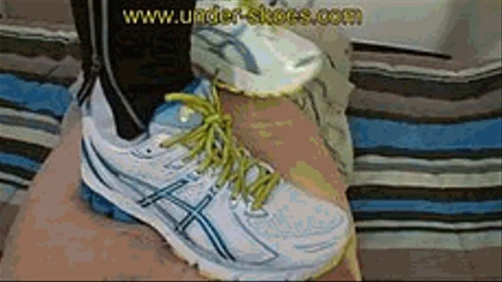 Goddess Victoria extreme Asics demolition VIDEO)