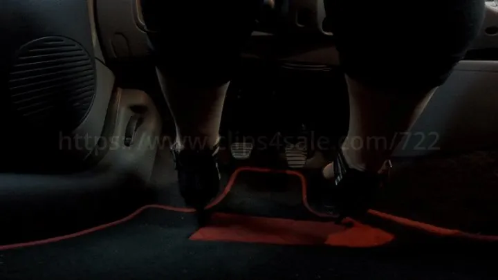 Joyce driving with black sandal and barefeet - Feet POV
