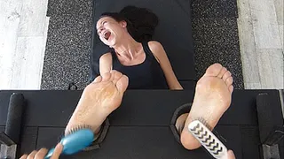 CRAZILY TICKLISH GIRLS HAVE FUN : JENNIE GETS HER REVENGE ON CALIE'S FEET