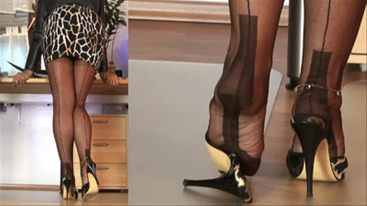 Sexy Legs, Mules & FF-Nylons - Part 1