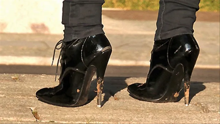 One Day In Locked High Heel Boots - Best Of Part 1+2 .mpg2 hd