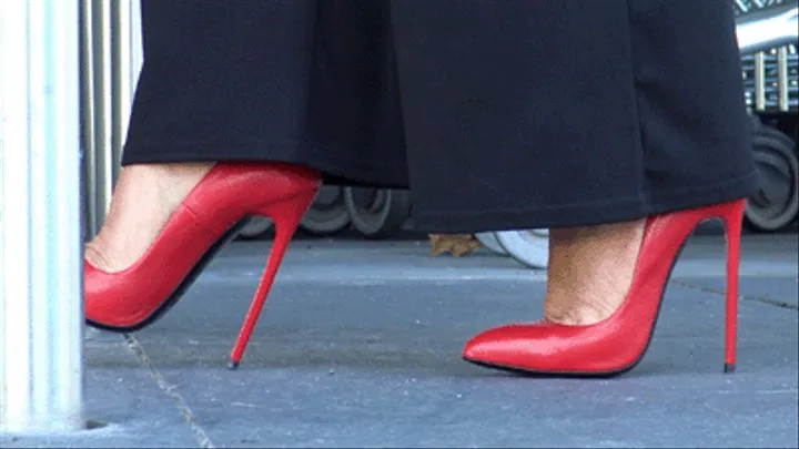 red-1969-leather-pumps-high-heel-crush- -mp4