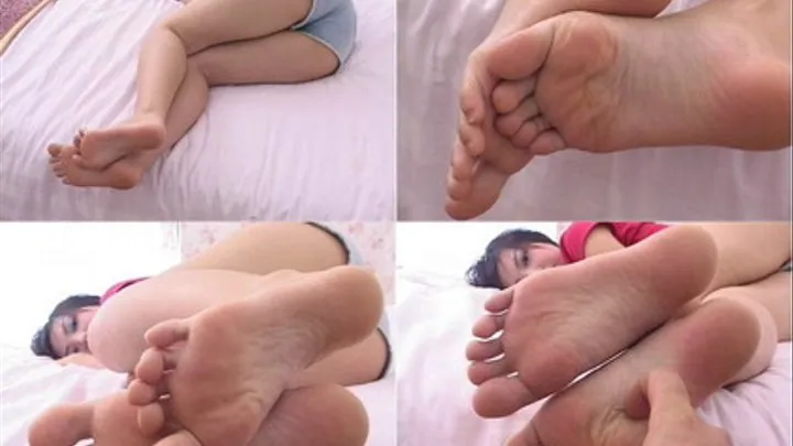 Dina smelly feet teased 4/5