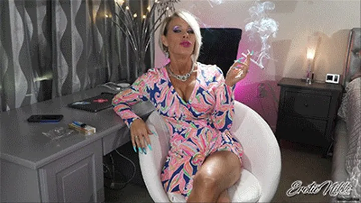 Sexy Long Nails MILF Smoking VS120