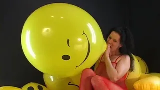 Giant Smiley Balloon