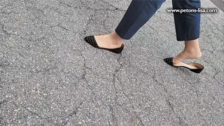 Lisa can't keep on d'Orsay flats (Shoeplay, Heelpopping, Shoe losses)