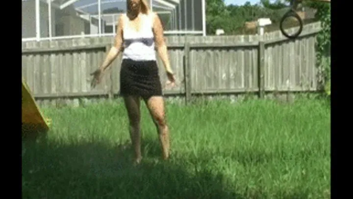 n463 Sexy Slut Rebecca Water Downs Her Body In the Back Yard