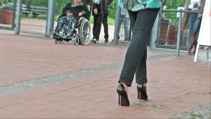 GML Stilettos In A Park - Part 1