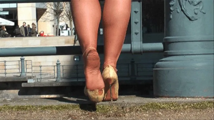 On Tour In GML Pumps & RHT Nylons -Part 2