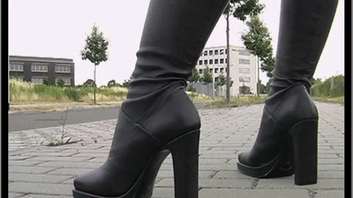 Black Platform Boots - Full Version