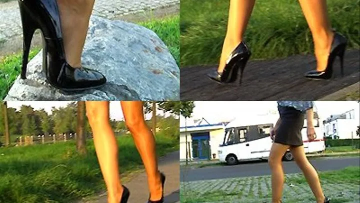 Black Pumps - Walking