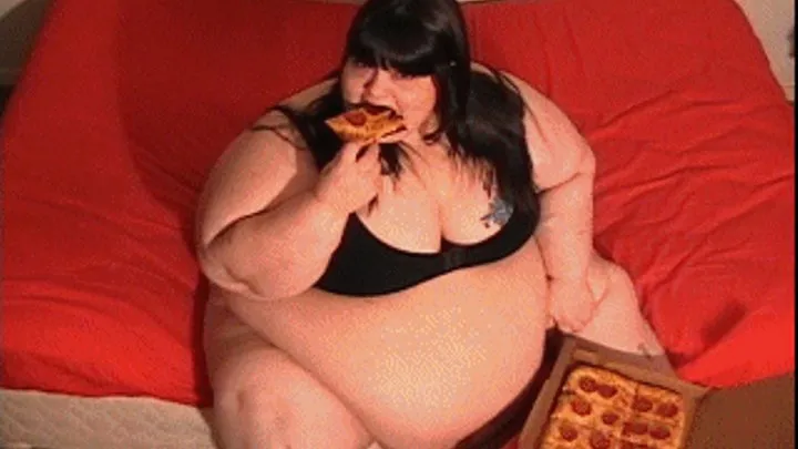 SSBBW Candy has a pizza snack