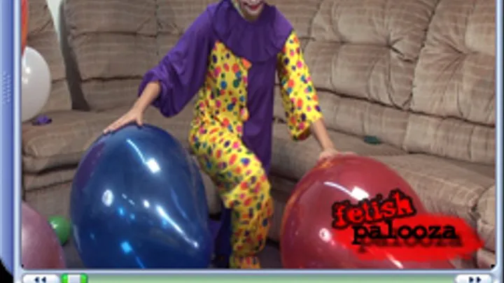 Fetish Palooza clown sits too pop