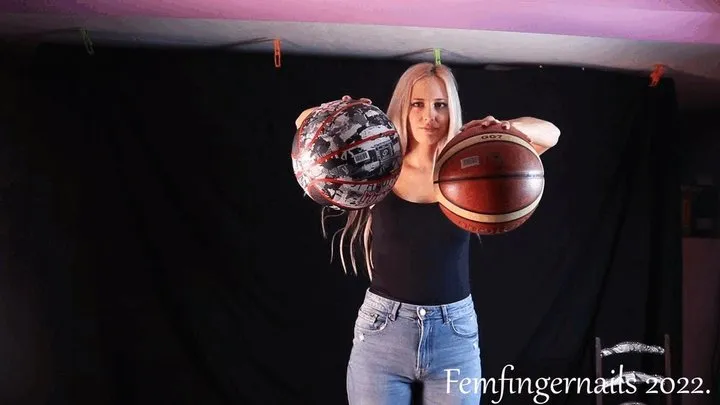 Palming 2 basketballs - custom order