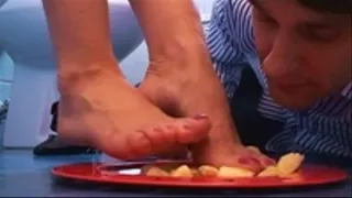 Quite Savory Tasting At Jolie's Feet (4° part - 3GP)