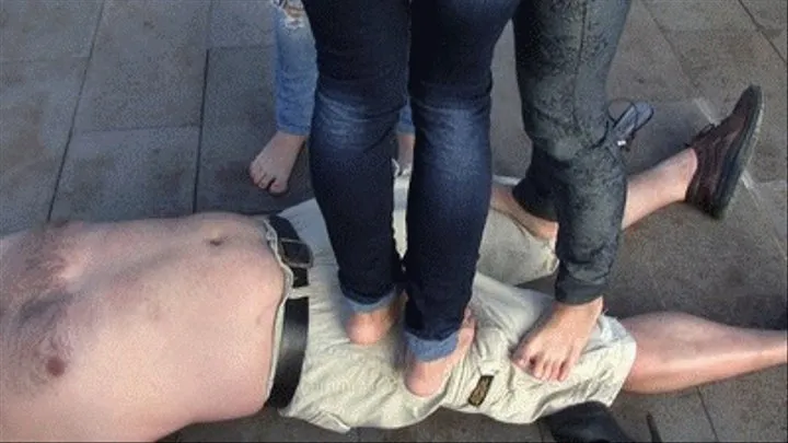 hree goddesses in hot jeans-trampling