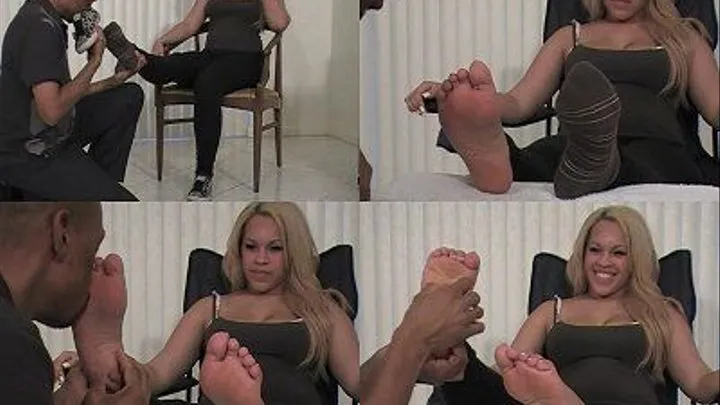 Nadia's Tiny Feet Worshipped and Tickled