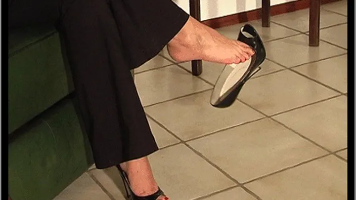 Bare Feet & Peeptoe Pumps - ShoePlay - Part 2