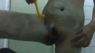 Filipina shaves her pussy