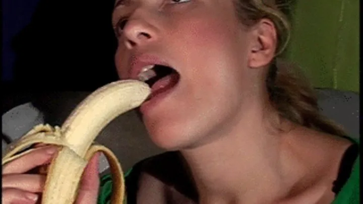 TONGUE FETISH AND BANANA