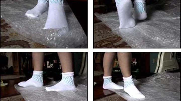 CRUSHING BUBBLES White socks