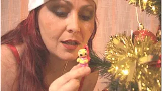 CHRISTMAS GIANTESS & LITTLE GINGERBREAD MAN 01 - Giantess